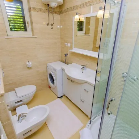 Apartman Emil Apartment *